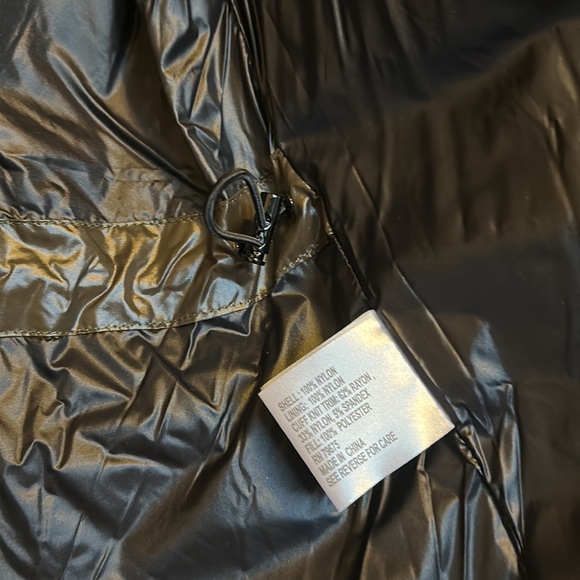 NEW!!!  MICHAEL KORS Water-Resistant Hooded Shiny Logo Print Nylon Puffer Jacket - Picture 16 of 17